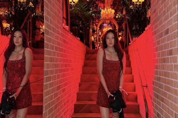 Han Hye-jin, 43 years old, an unbelievable visual..elegantly embroidered legs in Paris