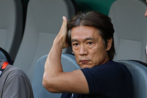 "Heartbroken, just staring blankly at the sky..." Choi Hwi-young, Minister of Culture, Sports and Tourism, also expressed deep despair, warning of major surgery: "Korean football has sunk into a swamp; we must start from the ground up."