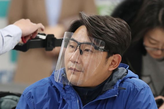 "I really hate Hong Myung-bo." Lee Chun-soo explodes over the 2002 World Cup tragedy... "Get ready to quit everything"