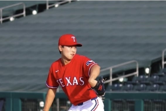 Threw 156 km/h, 2 consecutive scoreless starts as a starter! 'Gwangju Ilgo's Ohtani' Kim Sung-jun, also a powerful hitter with an OPS of 0.932 [Video]