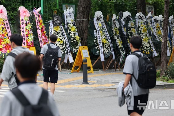 「地域差別」を掲げる培才高等学校野球部の学生たちが、初の行動を示した··· 6日、光州一高を訪問 謝罪→5.18墓地参拝
