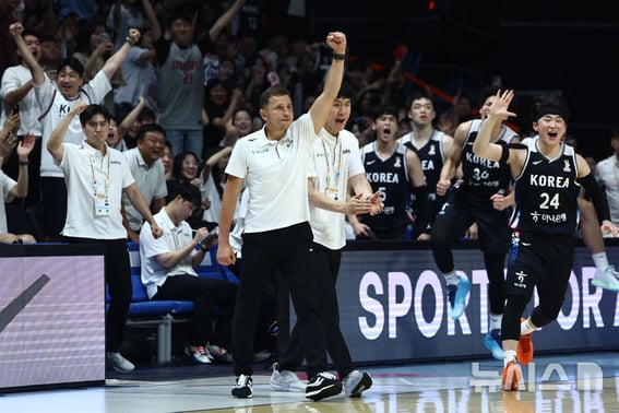 韩日战最后37秒都出来了... 甚至胜利瞬间还出现了"计时器故障" [高阳县长]