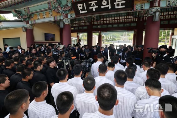 'Regional Insult → 6-Month Ban': Baejae High School Baseball Team Files for Retrial... Will Yesterday's Plea for Leniency from Gwangju Jeil High Have an Effect?