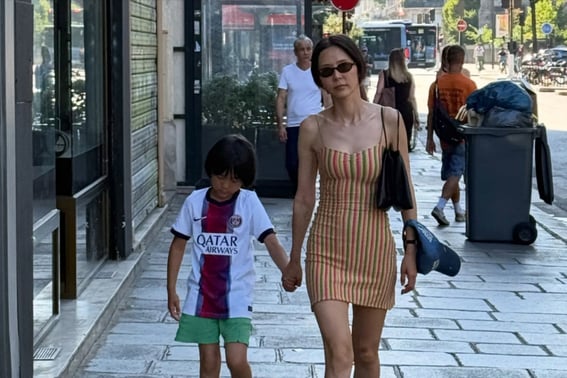 キム・ナヨン、フランスの猛暑の中での家族旅行..「公園が一番涼しい」