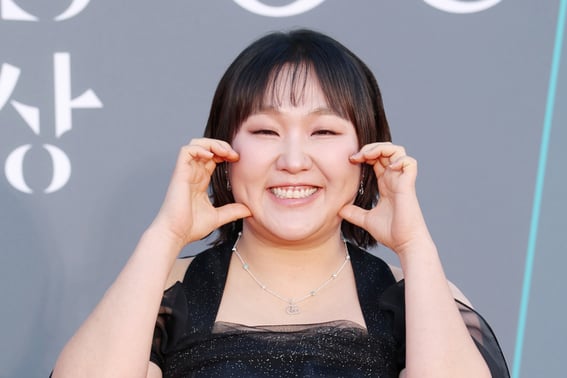 [Official] Lee Su-ji diagnosed with vocal cord nodules.. Agency "Plans to receive medical treatment"