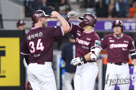 Hậu bán kỳ 'lệnh cảnh báo Kiwoom', ngoại binh đôi trụ cột 4 trận 16 hits 13 RBI đánh mạnh + chỉ 1 người được triệu tập AG