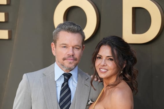 A top star from Harvard and a single-mother bartender meet for the first time... 21 years later, their love remains an eternal 'Odyssey' — Matt Damon and Luciana Barroso