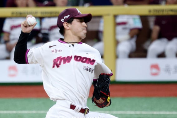 ¡Por primera vez en 21 años tras Oh Seung-hwan! Yuto, japonés de Kiwoom, logra 10 holds y 10 salvamentos en su primer año → segundo registro en la historia de la KBO y primero para un inversor extranjero