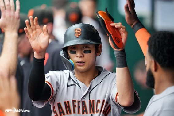 '155km Bullet Hit Explodes' Lee Jung-hoo Fires First Long Hit in Six Games During Second Half → Giants Lead 3-0, Then Suffer 4-5 Comeback Loss