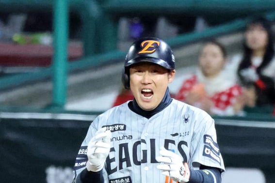 'Moving to KIA via trade' Ha Ju-seok bids farewell: "The time I spent with Hanwha is the most precious page of my baseball career → I will never forget it"