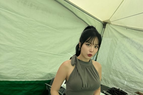 "Scolded for my outfit, I changed clothes." Hong Jin-young remains unfazed by fans' criticism of her SLINE