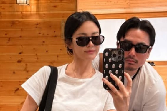 Song Hye-kyo, perfecta incluso con solo vaqueros y camiseta blanca..salida cariñosa [Star Issue]