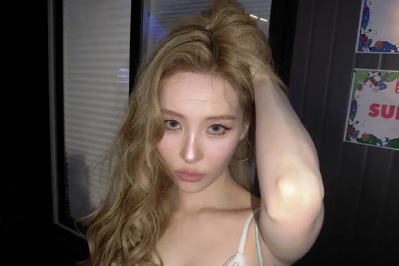 Sunmi, la «reina sexy» que encendió Waterbomb.. muestra su figura glamurosa con corsé