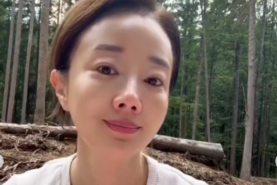 离开韩国的尹孙河，子学暴行争议后近况..充满治愈的露营“睁眼先做拉伸”[Star Issue]