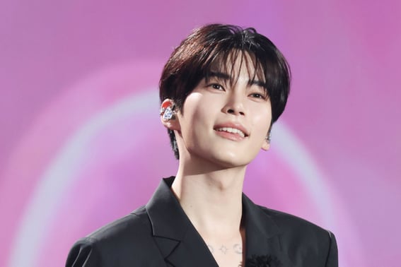 'ACON 2026' Sung Han-bin Shines in Hosting, Singing, and Manner.. An All-Rounder's Presence [★FOCUS②]