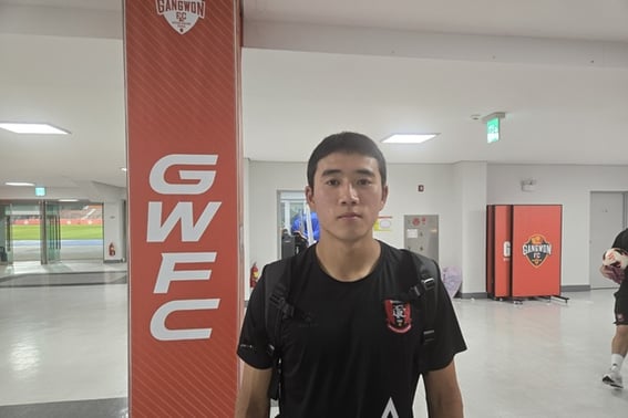 [Gangneung On-site Interview] The Redhead’s Sincerity Resonated, Turning Doubts About the Coach into Praise with a Professional Debut Goal... Sung Ye-geon: "I Fit Well with Bucheon"