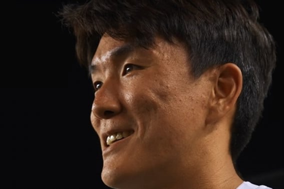 Hwang In-beom lifts the trophy just 12 days after joining! Wins Portuguese Super Cup in FC Porto's official debut match...