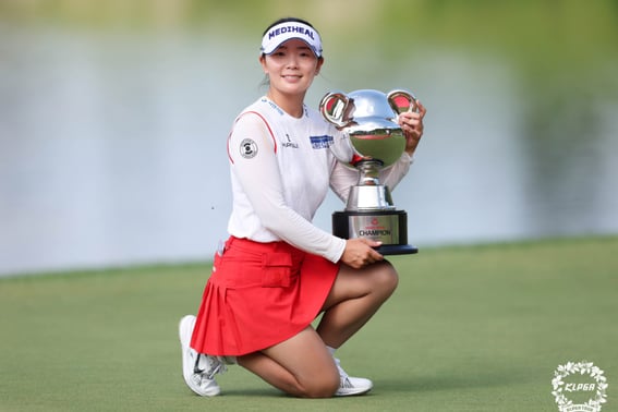 '九の数を克服' イ・ダヨン、KLPGA通算10勝達成 "今回は優勝が難しいと思っていたが···"