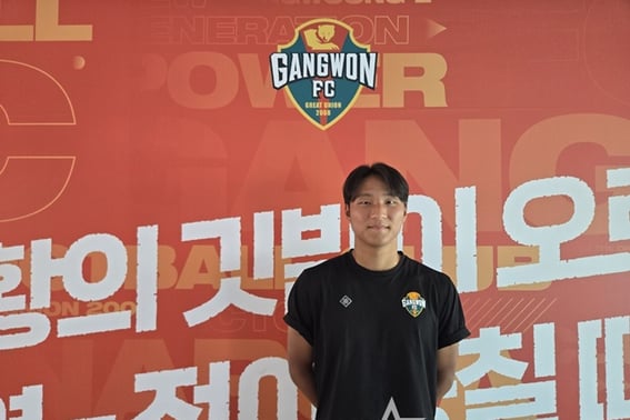 [On-site Interview] 'Gangwon's youngest semi-pro' Choi Jae-hyeok's bold dream... "I want to become a full-back remembered in Korea"