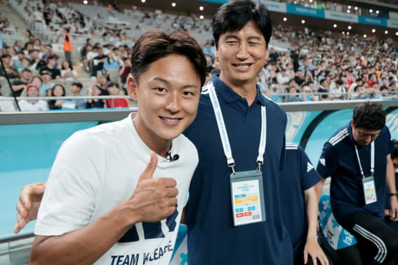 "こんなことを言ってもいいのか分からないけど···"マンチェスター・シティと対戦したチョン・ジョンヨン監督、'たった一人'を挙げて絶賛 "もっと良いチームに行くべき選手" [上岩現場]