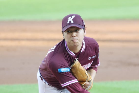 “80亿韩元投手”河英民因髋关节受伤被从一军除名……Kiwoom 先发投手阵容陷入紧急状态