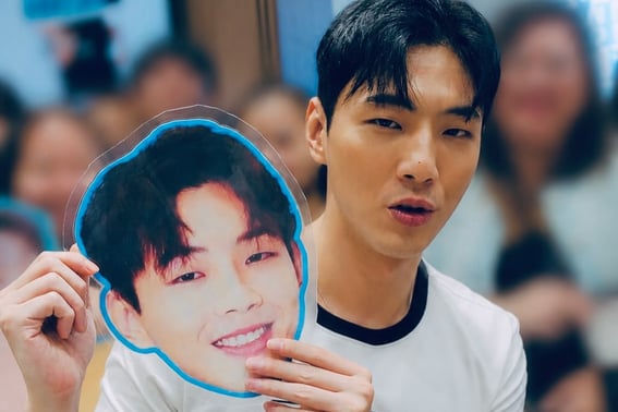 'School Bullying Controversy' Ji-soo, Leaving Korea for a Completely Different Look..Spotted at a Philippine Mall [Star Issue]