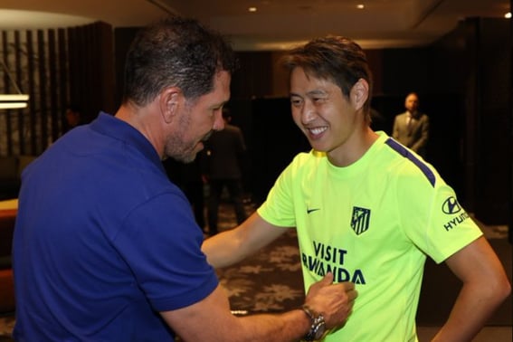 Lee Kang-in, Finally Embraced by Simeone! First Meeting After ATM Transfer... Preparing for Match Against Manchester City on the 9th: "Debut in My Homeland Is Special"