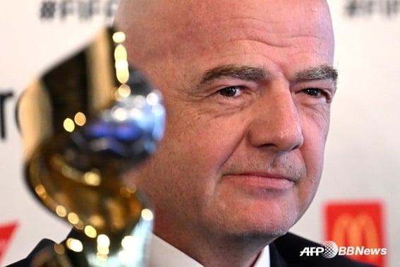 '二分された世界サッカー界' うつむくFIFA vs 鋭いUEFA··· インファンティーノの謝罪にもかかわらず「ワールドカップボイコットは有効」
