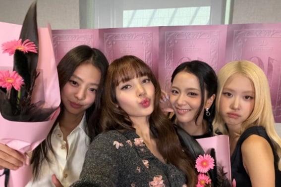 BLACKPINK Lisa, Late Sincere Message on 10th Anniversary: "Members I Will Be With Until Death"