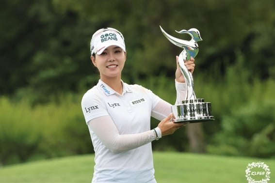 「やめた方がいいと思う」" 新人賞以来10年無勝、'初優勝'のチャン・ウンスの感動の涙 [KLPGA]