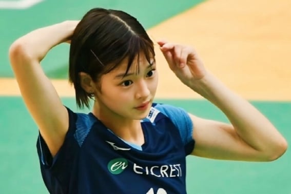'日本のバドミントン女神'アイドル級の人気爆発、韓国で金メダル獲得 '称賛の嵐'··· 「継続的に進化中」