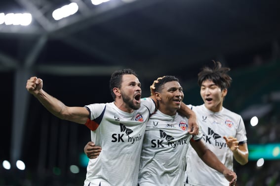 A pesar de la salida de nueve jugadores, incluidos Nam Tae-hee y Kwon Chang-hoon, el equipo sigue rindiendo al máximo. El 7G, que mantiene su invicto, derrotó a Jeonbuk y se clasificó para el rango del Final A. El entrenador Costa destacó: "Es positivo que todos los puestos hayan anotado".