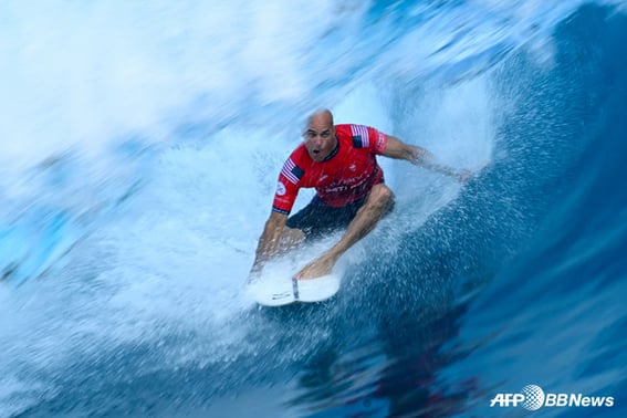 "Why did you send him out at 54?" → Even after his surfboard shattered into pieces, he captured the world championship... The counterattack of retired 'Seo Ping (황제)'