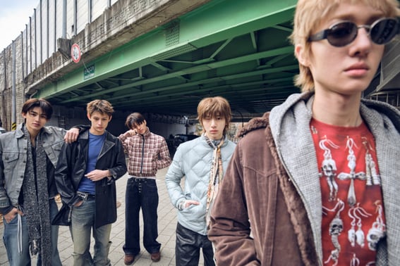 Sweet reversal captivates the U.S.! CORTIS soars 75 spots vertically on 'Billboard 200'