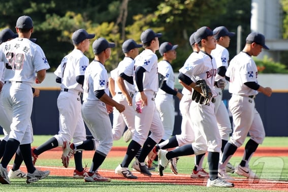 'Regional disparagement controversy' Baejae High School's final national tournament ended after just one match... Defeated by Incheon High, 5-8, eliminated in the first round of the Phoenix Cup