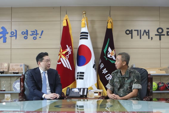 Lee Sang-hyun, Head of the Republic of Korea Sports Delegation, visits the Armed Forces to pray for victory: "Playing a crucial role in South Korean sports"