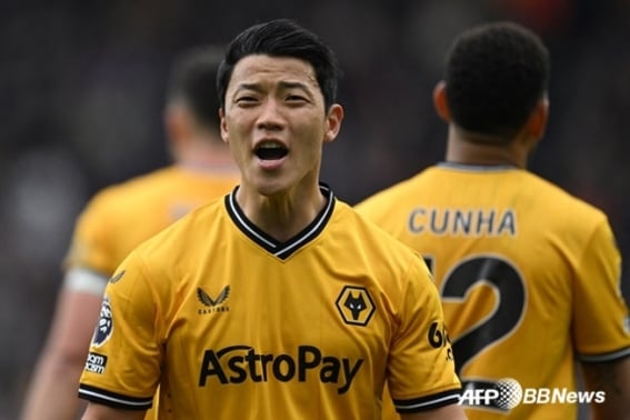 'Notificación de facto de liberación': el futuro de Hwang Hee-chan no está en Wolverhampton "Excluido del primer equipo... entrenando con U-21", admite el entrenador