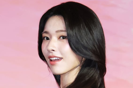 "漂亮女孩家买得好，让人心痛吗？"..尹书仁为河英辩护，遭亲日派争议嘲讽 [Star Issue]