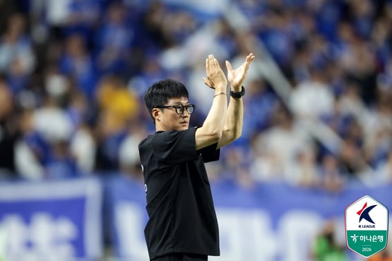 'Heartfelt Remarks' Suwon Samsung Manager Lee Jeong-hyo: "Please Stop Using Social Media, Cowardly Plays Keep Appearing... Focus Only on Soccer" [Suwon Field]