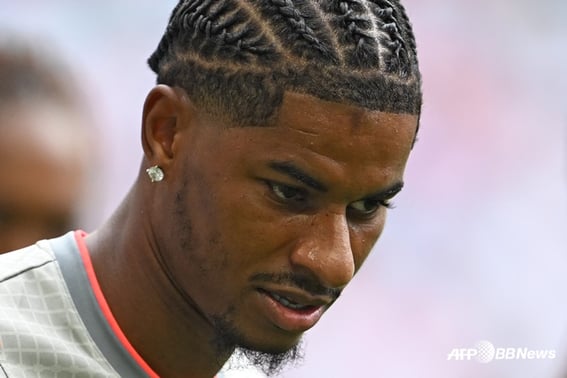 '¿Tuvo efecto el estudio en Barcelona?' Rashford, transformado, pide: "Por favor, quédate en el Manchester United". Maguire lo elogia: "Sin duda será un gran activo"
