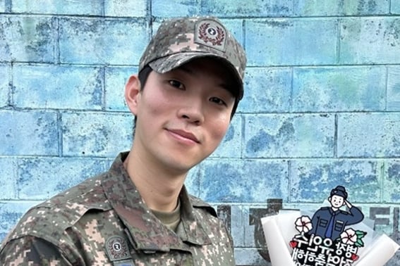 Yoo In-soo completes mandatory military service with honor... Kim Ho-young, amidst past conflicts with Ok Joo-hyun, offers heartfelt congratulations