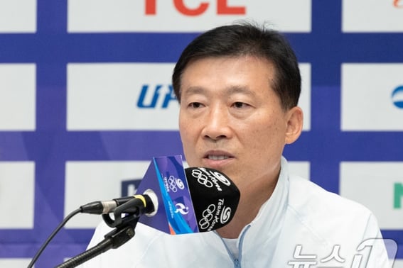 'Product of an outdated era': Wi-Fi blocking and mandatory early-morning workouts all eliminated... Village head Kim Taek-soo: "I trusted the athletes and coaches" [Jincheon on-site]