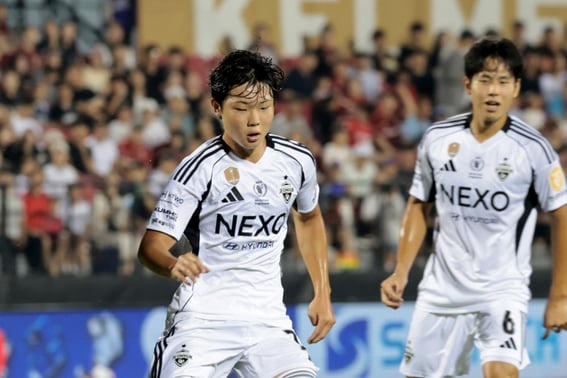 'Football prodigy' 18-year-old Kim Ye-geon, European move imminent... Likely to join Zvezda where Seol Young-woo plays