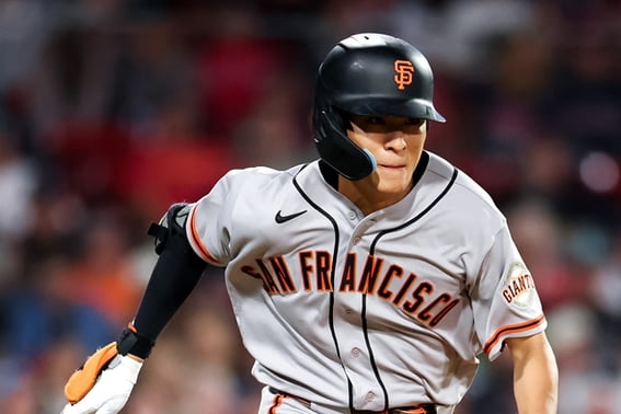 Lee Jung-hoo maintains a .291 batting average with one hit and one stolen base! 'SF leads 2-0, but it gets overturned in the 9th inning → shocking 3-2 comeback loss'