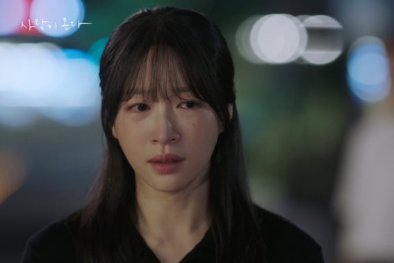 Ahn Hee-yeon llora desconsolada diciendo «Te extraño» en el final... «El amor llega» alcanza su máxima audiencia propia del 16,8% [Resumen]