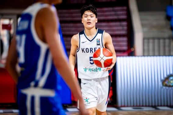 Toppling Japan and securing a World Cup ticket... 'Korea's Rising Star' Yoon Ji-hoon named among the top 5 at the U-18 Asia Cup