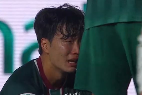 試合は終わっていないのに「涙がポロポロ」と流れた··· 致命的なミス→チームの大逆転に『号泣』したディフェンダー