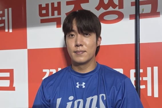 At the news of Jang Jin-hyeok's walk-off home run, Won Tae-in also offered a wry smile, saying, "Really... this series is going to be even more fun."