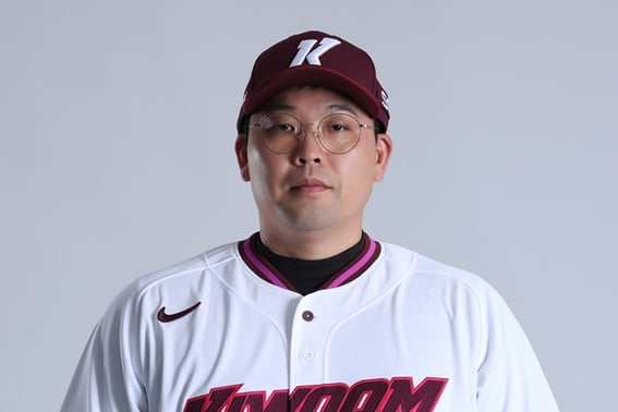 "My child is a 5-tool player, so why aren't they playing? I got a call from the player's parent... I didn't expect this in pro ball..." Former Kiwoom coach reveals shocking story