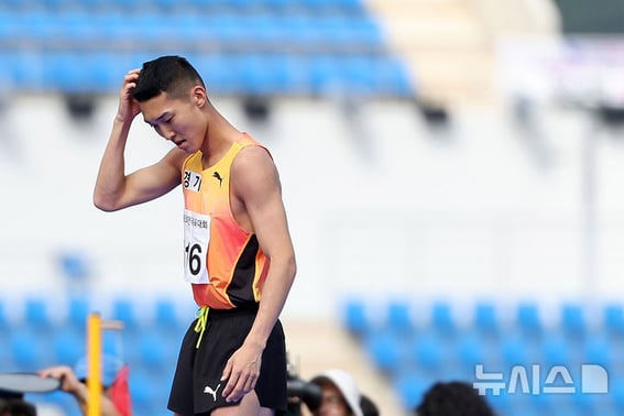 Smile Jumper's 'Lost 22cm'... Woo Sang-hyuk, 2m14 Lowest Rank "Consecutive Low Rankings Ahead of AG, Serious Aftereffects from Injury"